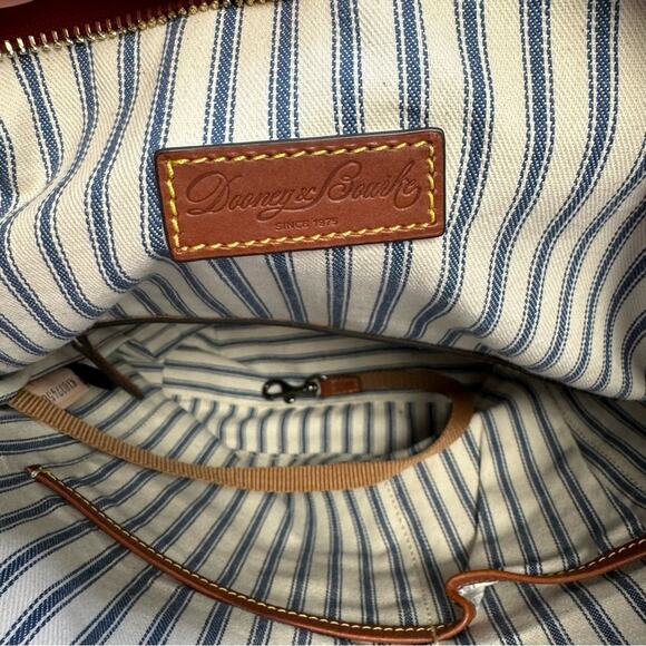 Dooney & Bourke Large Tan Pebble Hobo Shoulder Bag Purse - Picture 7 of 10